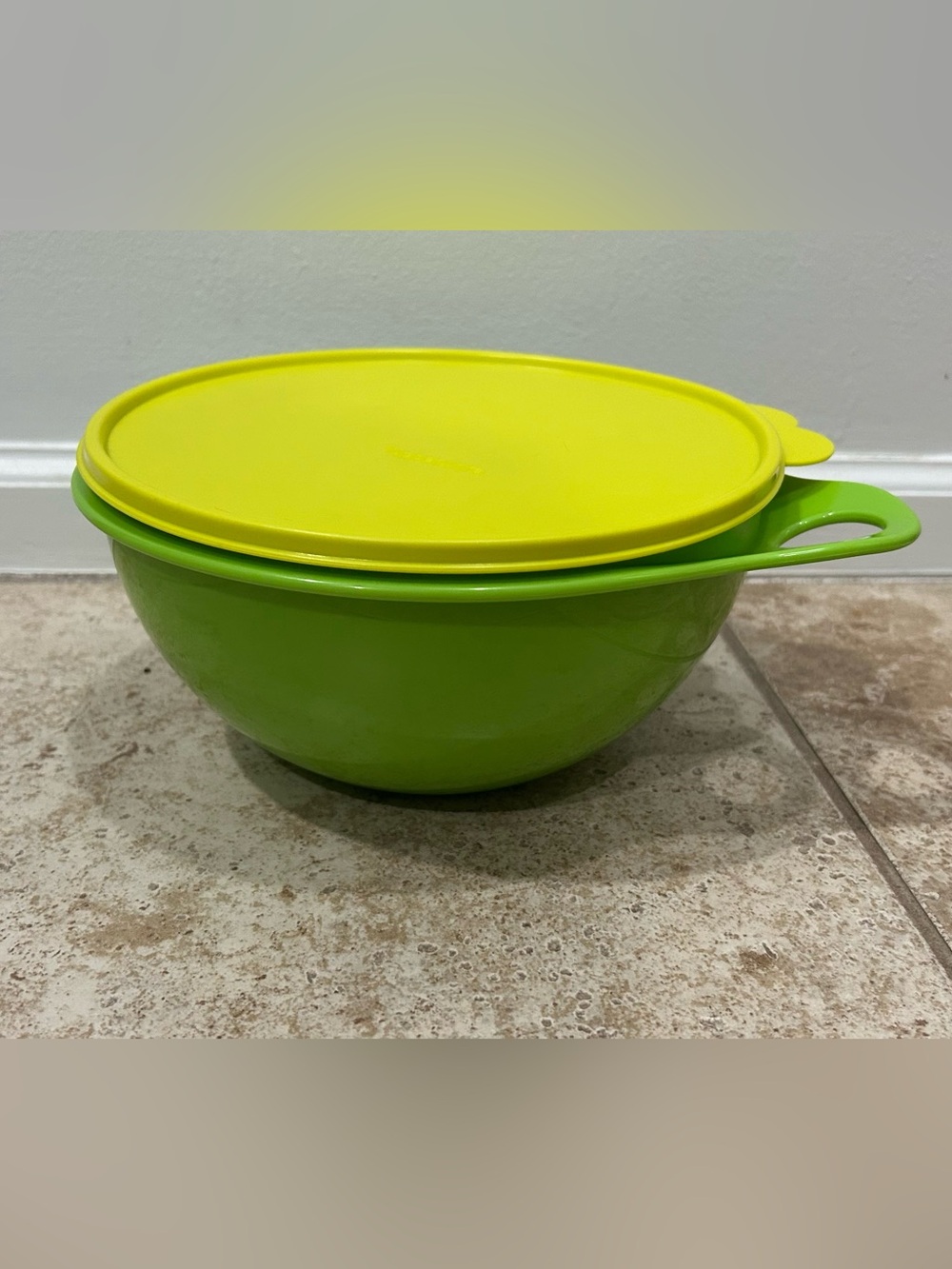 Tupperware Thatsa Small Mixing Bowl with Lid Green Yellow